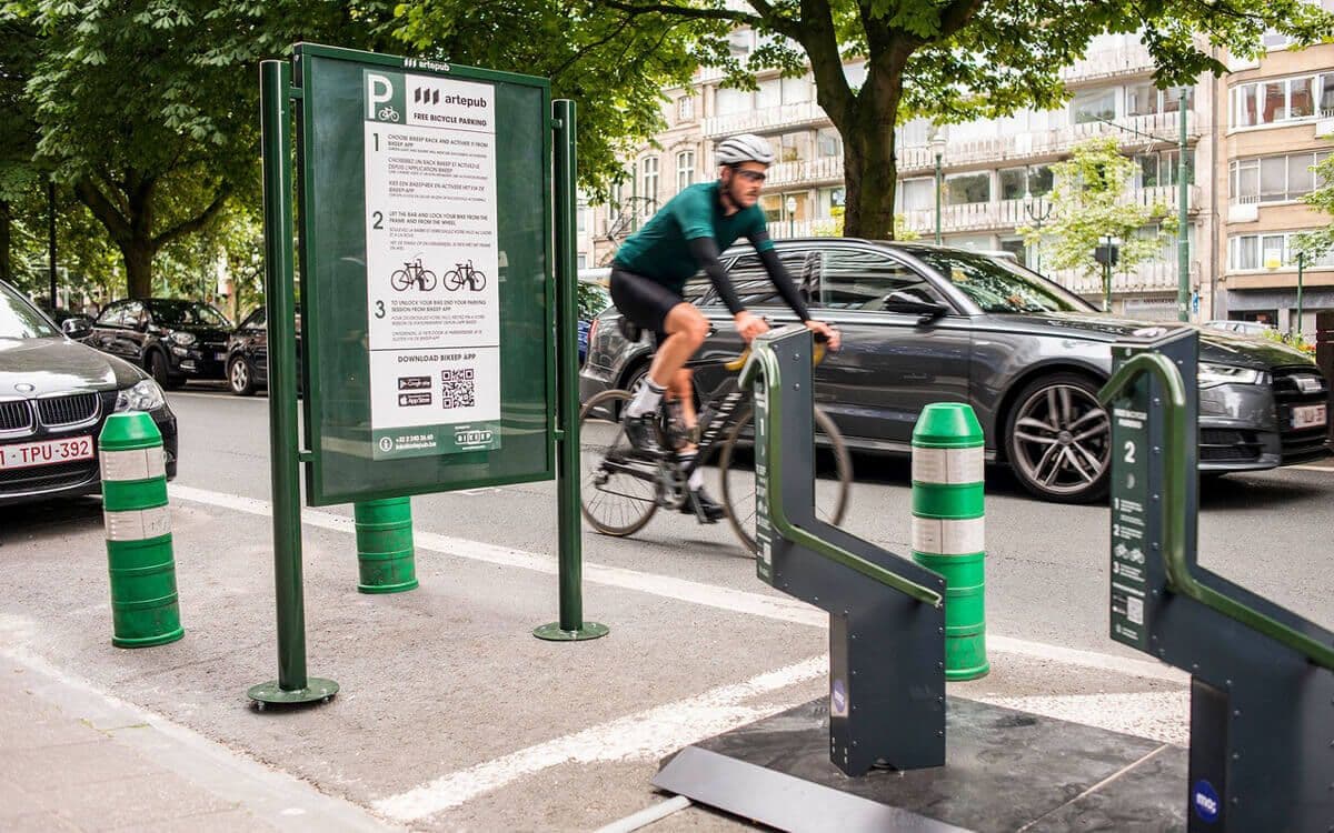 strapi-seed-1772804077919-public-bike-racks-in-belgium